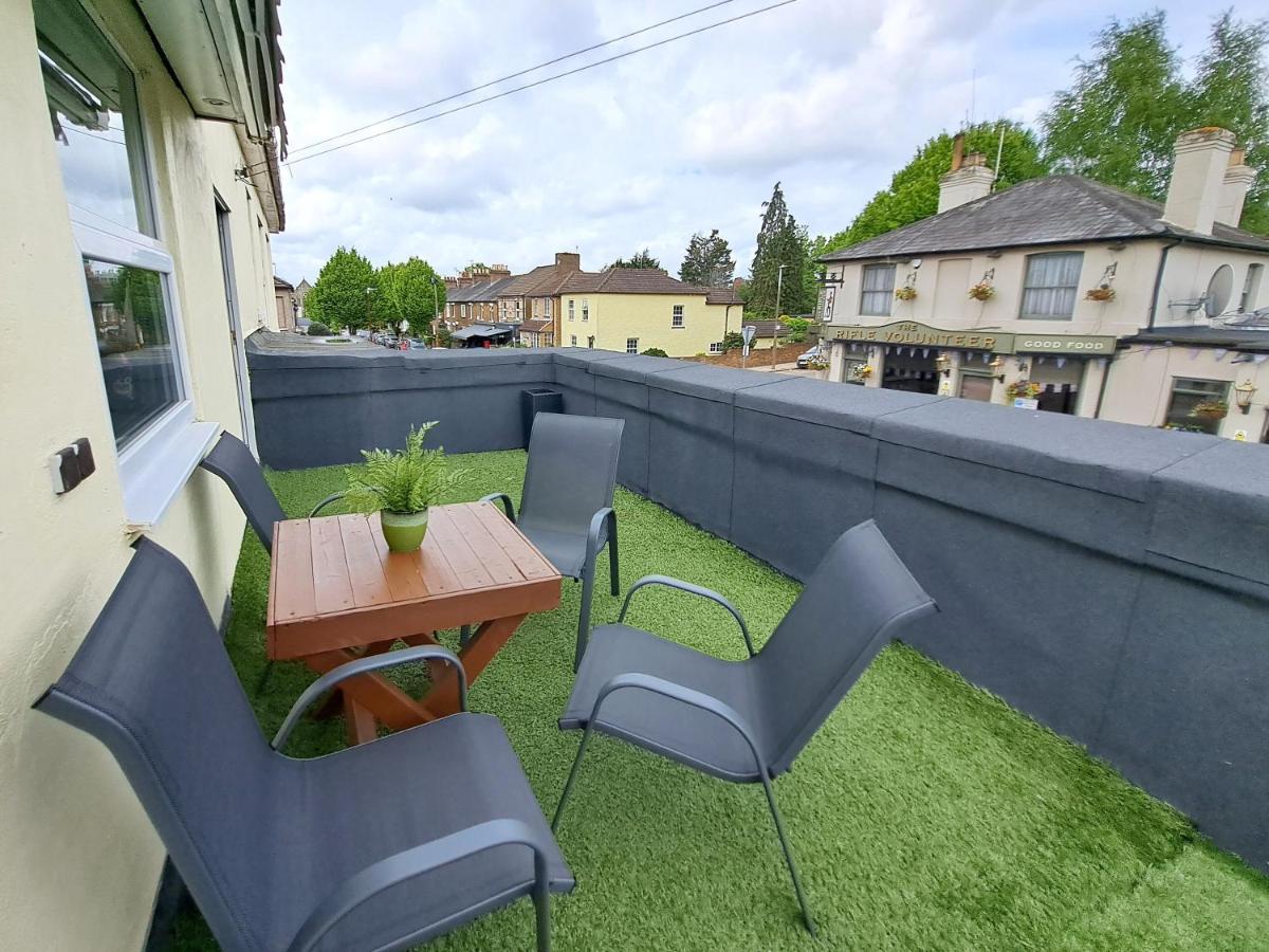 Bright 3 Bed Apartment With Terrace, Free Parking On Premises Watford  Luaran gambar